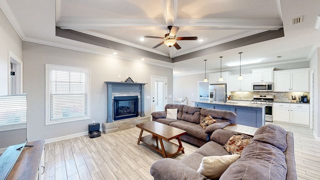 105 Southern Winds Dr, Enterprise, AL 36330