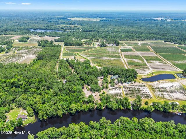 364 Murray Turner Farm Road, Burgaw, NC 28425