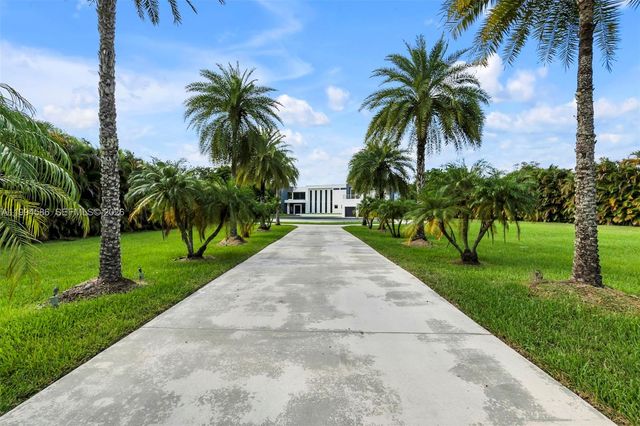 13441 Mustang Trail, Southwest Ranches, FL 33330