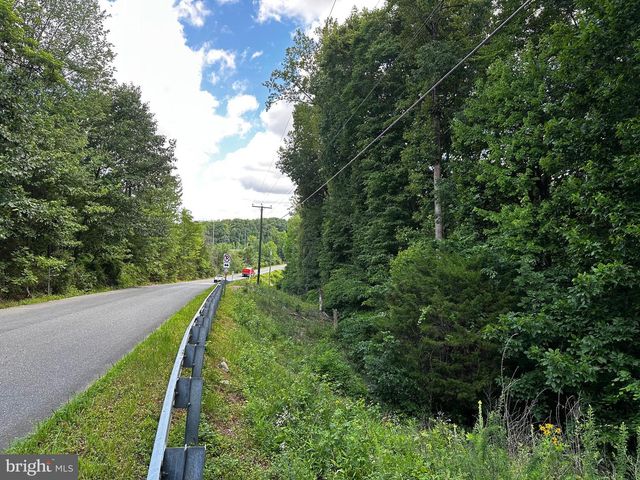 17201 INTERSTATE DR, Dumfries, VA 22026