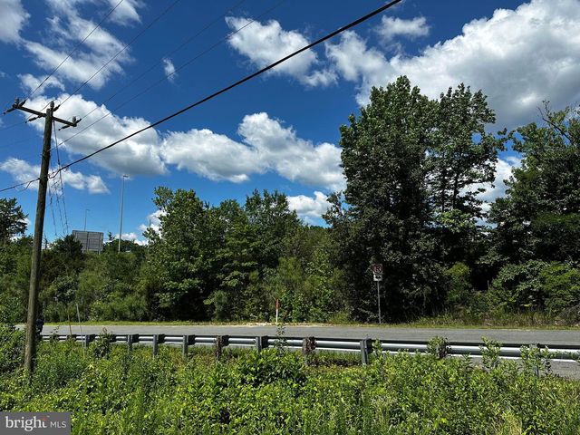 17201 INTERSTATE DR, Dumfries, VA 22026
