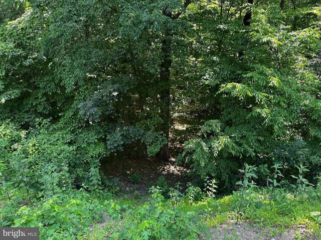 17201 INTERSTATE DR, Dumfries, VA 22026