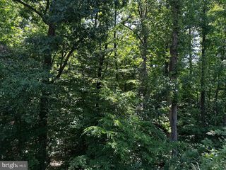 17201 INTERSTATE DR, Dumfries, VA 22026