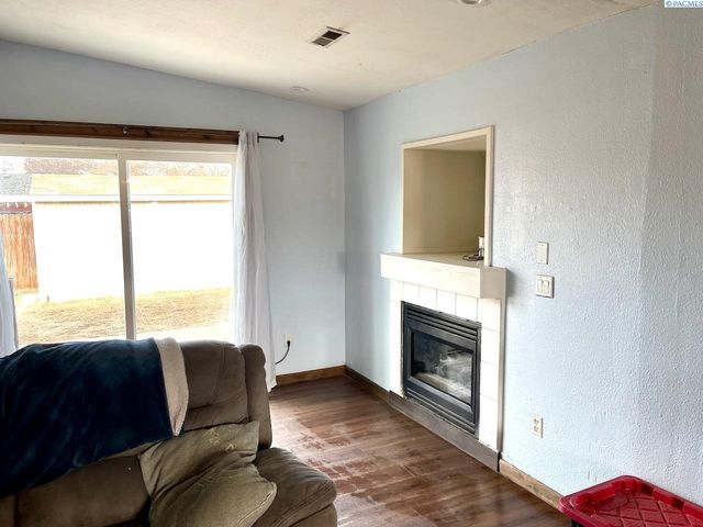 2402 Dover Street, Richland, WA 99352