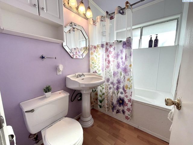 2402 Dover Street, Richland, WA 99352