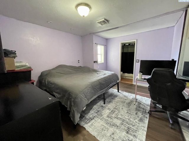 2402 Dover Street, Richland, WA 99352