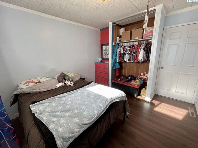 2402 Dover Street, Richland, WA 99352