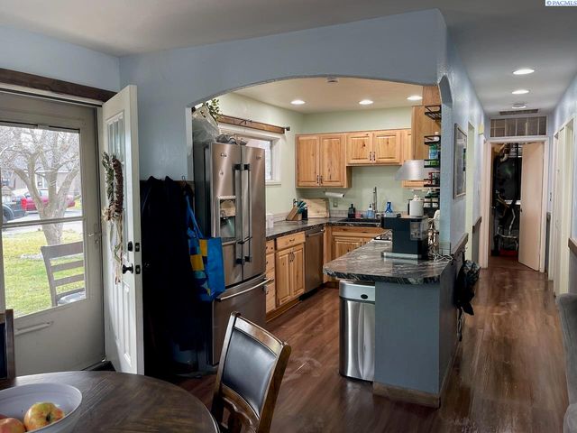 2402 Dover Street, Richland, WA 99352