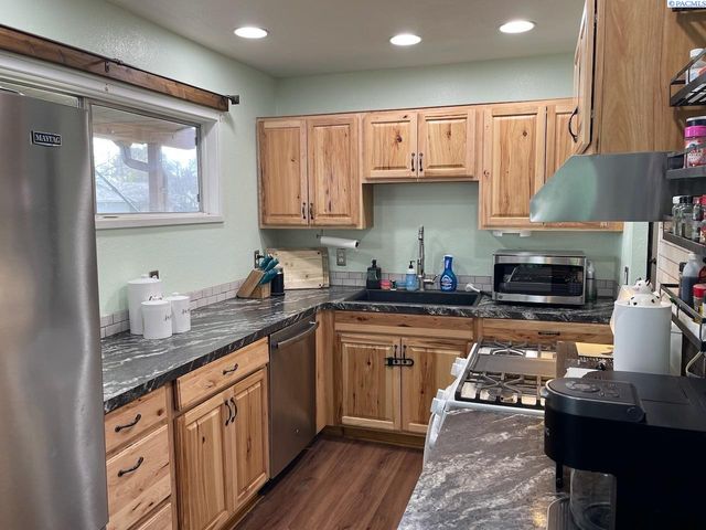 2402 Dover Street, Richland, WA 99352