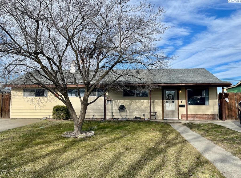 2402 Dover Street, Richland, WA 99352