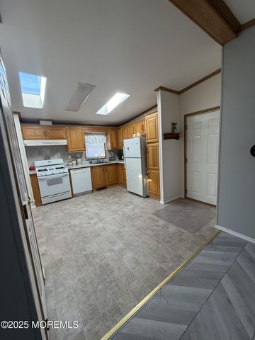 519 Momosa Way, Manchester, NJ 08759