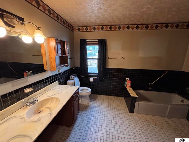 4041 Redick Avenue, Omaha, NE 68112