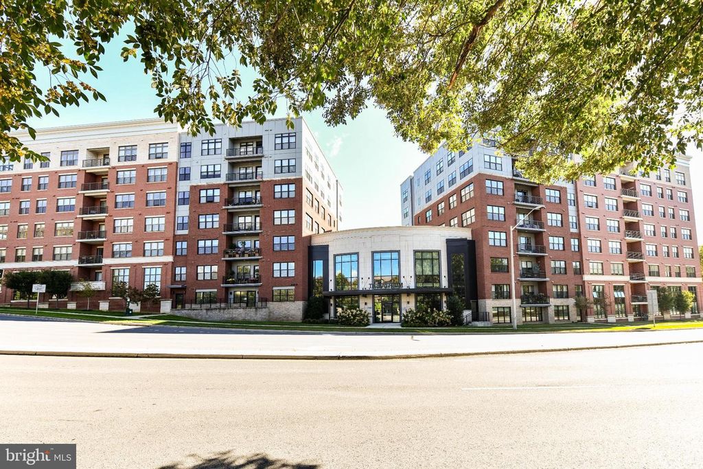 2960 VADEN DR #2-406, Fairfax, VA 22031