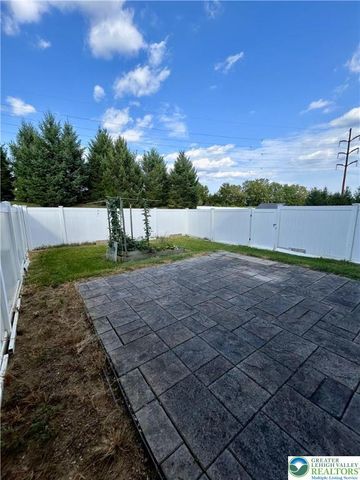 306 Milkweed Drive, Upper Macungie Twp, PA 18104