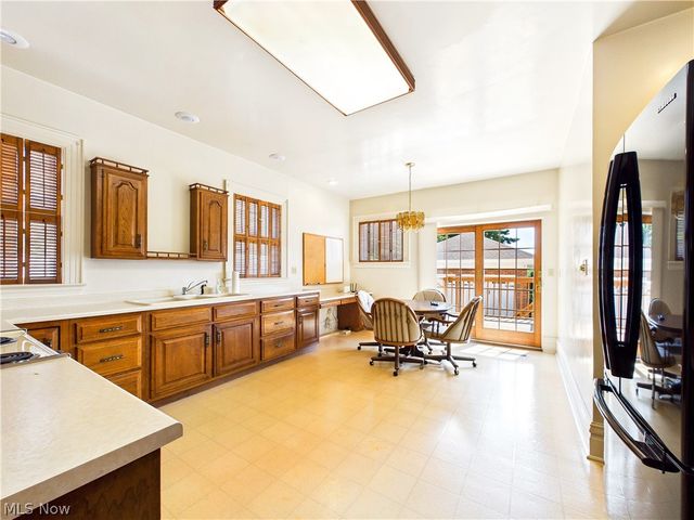 1007 Campus Drive, Belpre, OH 45714
