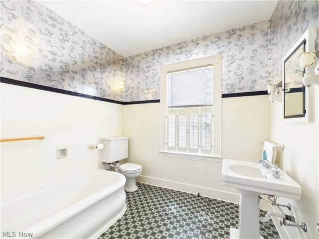 1007 Campus Drive, Belpre, OH 45714