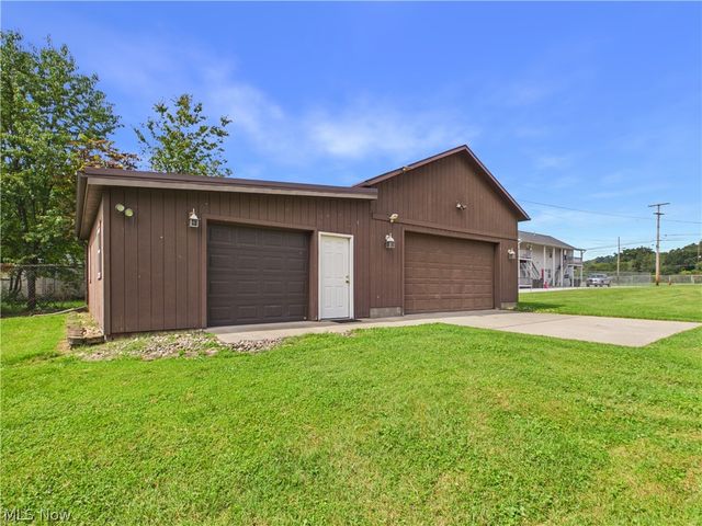 1007 Campus Drive, Belpre, OH 45714