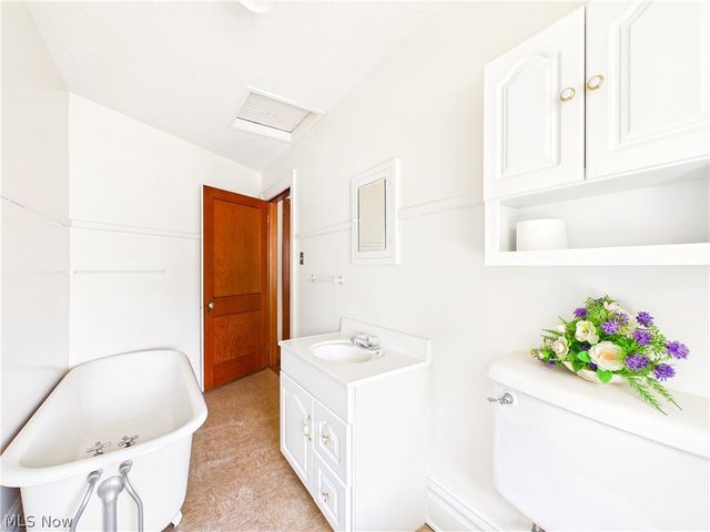 1007 Campus Drive, Belpre, OH 45714