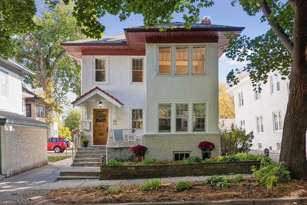 629 Kenwood Parkway, Minneapolis, MN 55403 — photo 2