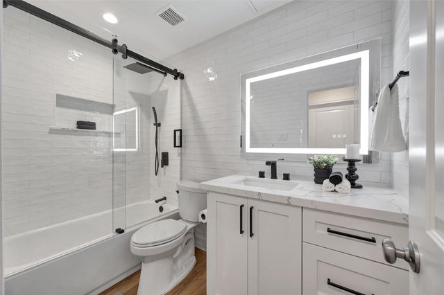 2001 Bering Drive 7L, Houston, TX 77057