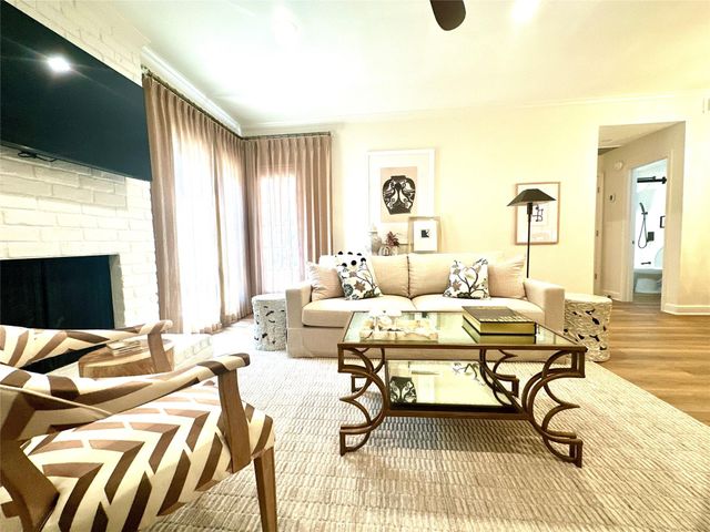 2001 Bering Drive 7L, Houston, TX 77057