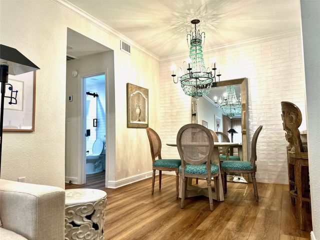 2001 Bering Drive 7L, Houston, TX 77057