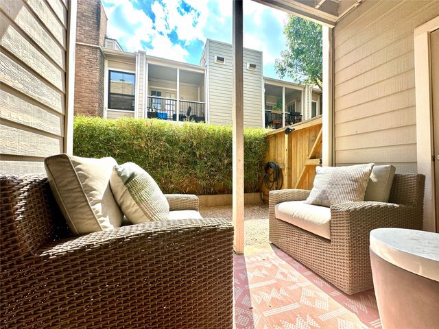 2001 Bering Drive 7L, Houston, TX 77057