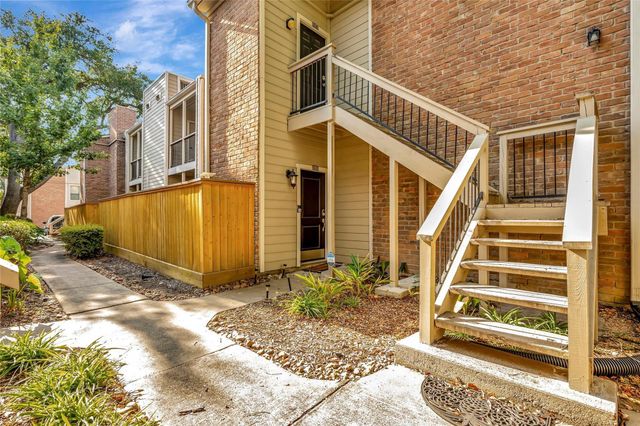 2001 Bering Drive 7L, Houston, TX 77057