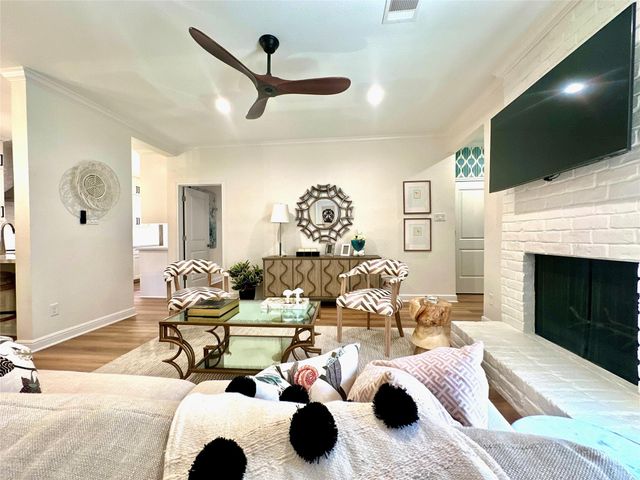 2001 Bering Drive 7L, Houston, TX 77057