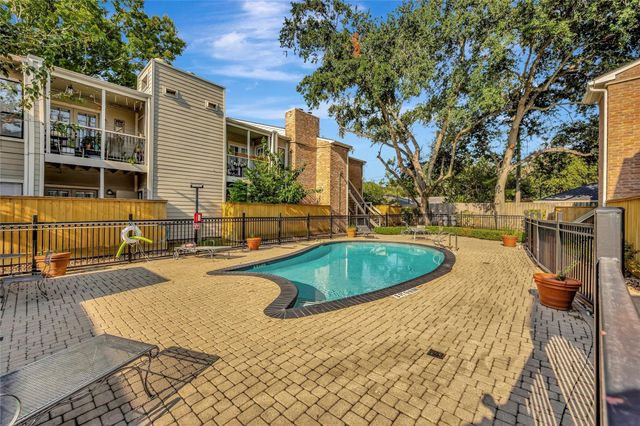 2001 Bering Drive 7L, Houston, TX 77057