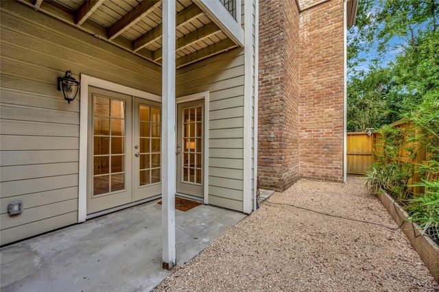 2001 Bering Drive 7L, Houston, TX 77057