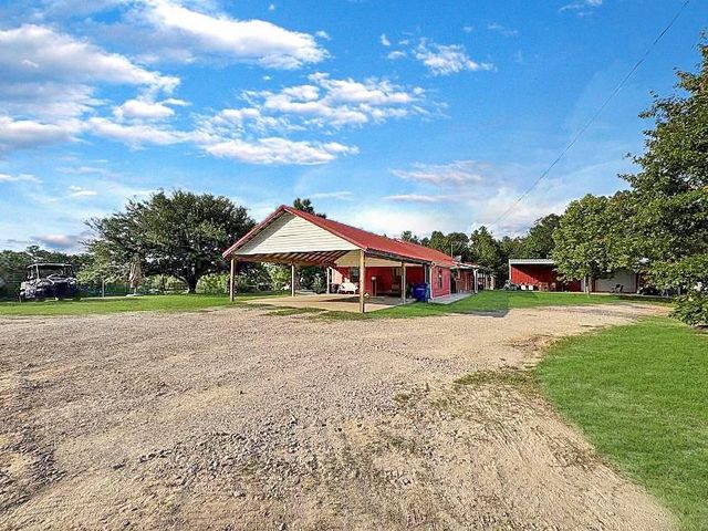 341 Red Wolf Lane, Brookeland, TX 75931