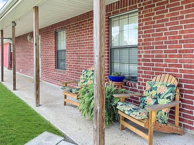 341 Red Wolf Lane, Brookeland, TX 75931