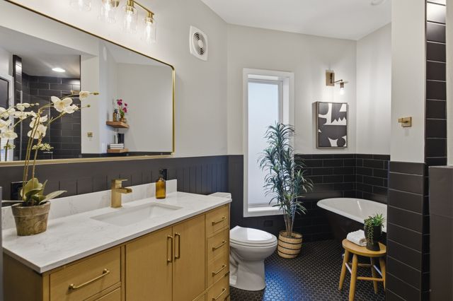 400 Herron Dr Apt 102, Nashville, TN 37210