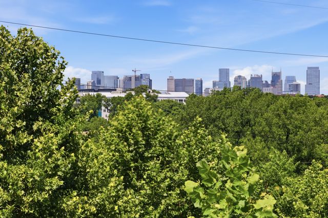 400 Herron Dr Apt 102, Nashville, TN 37210