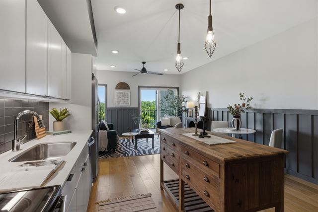 400 Herron Dr Apt 102, Nashville, TN 37210