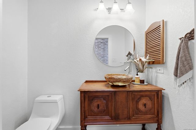 10206 Rafter S, Helotes, TX 78023