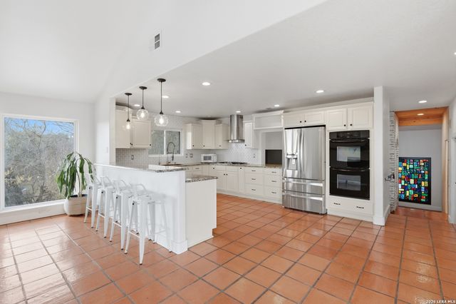 10206 Rafter S, Helotes, TX 78023