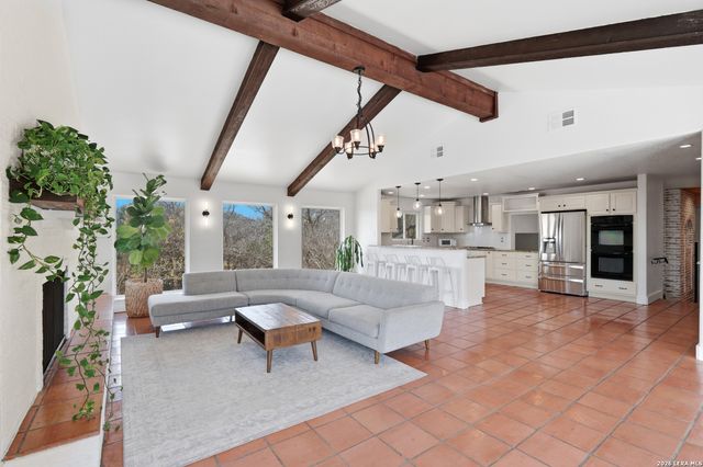 10206 Rafter S, Helotes, TX 78023