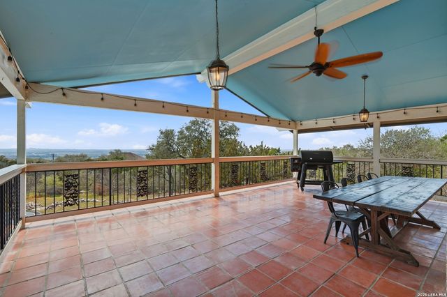 10206 Rafter S, Helotes, TX 78023