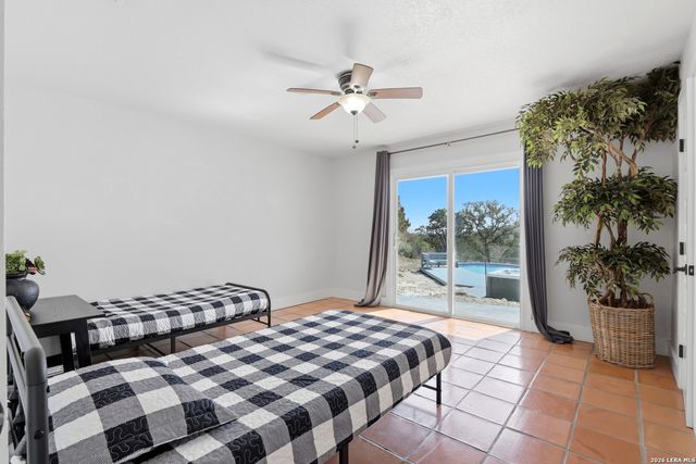 10206 Rafter S, Helotes, TX 78023