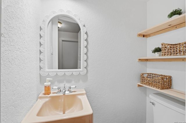 10206 Rafter S, Helotes, TX 78023