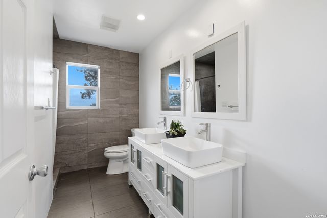 10206 Rafter S, Helotes, TX 78023