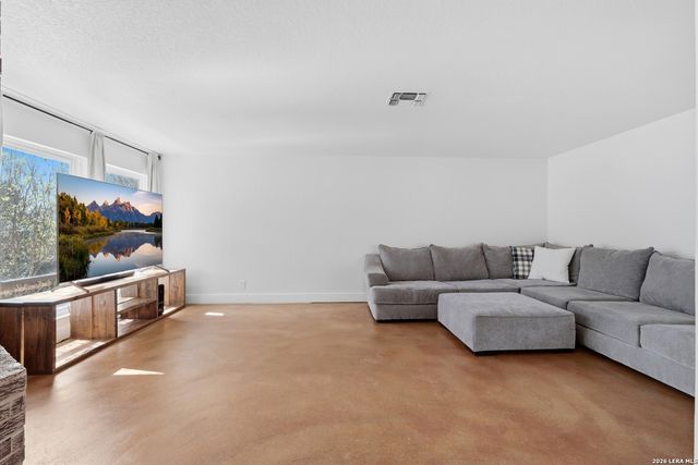 10206 Rafter S, Helotes, TX 78023