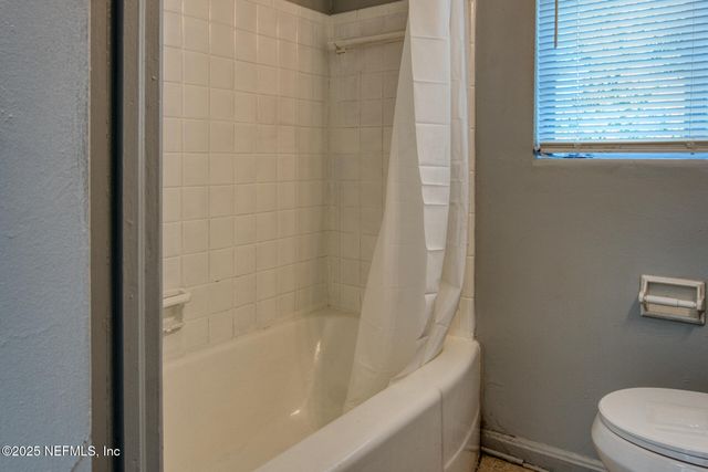 2561 NICHOLAS Circle E, Jacksonville, FL 32207