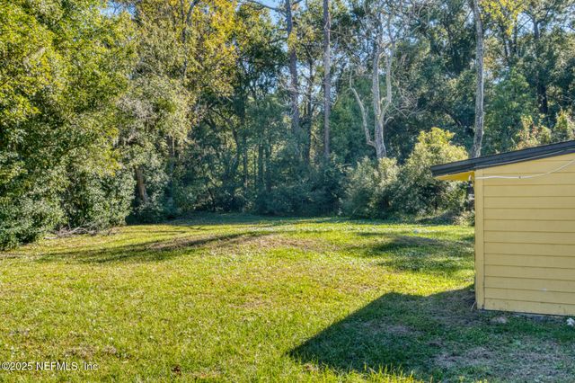 2561 NICHOLAS Circle E, Jacksonville, FL 32207