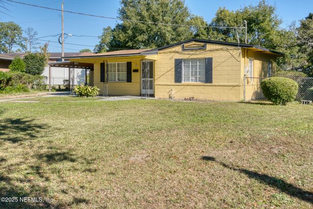 2561 NICHOLAS Circle E, Jacksonville, FL 32207