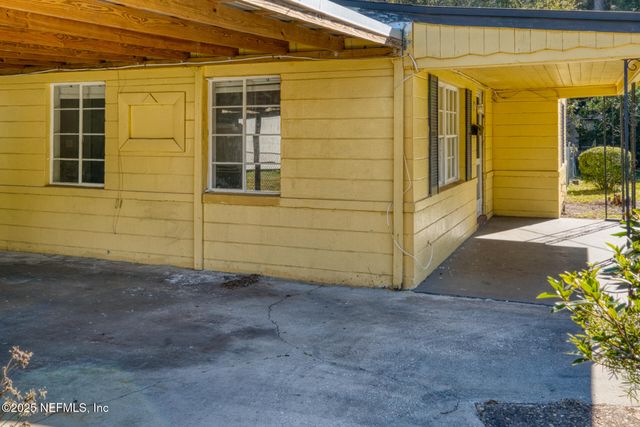 2561 NICHOLAS Circle E, Jacksonville, FL 32207