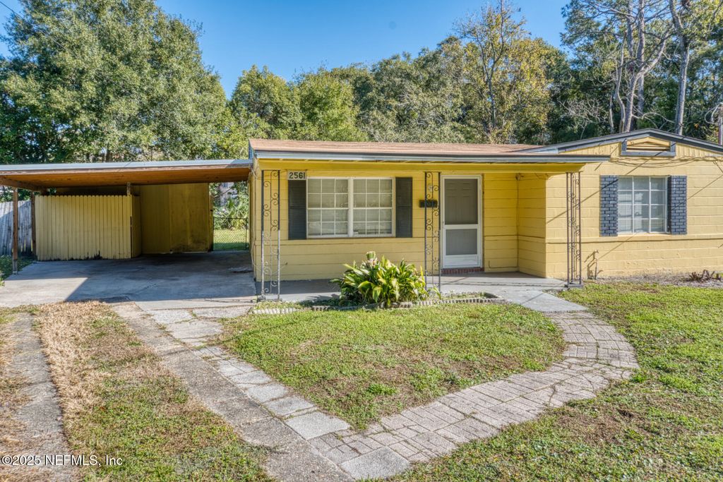 2561 NICHOLAS Circle E, Jacksonville, FL 32207