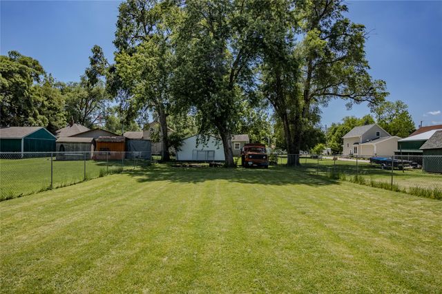 319 W 7th Street, Boone, IA 50036